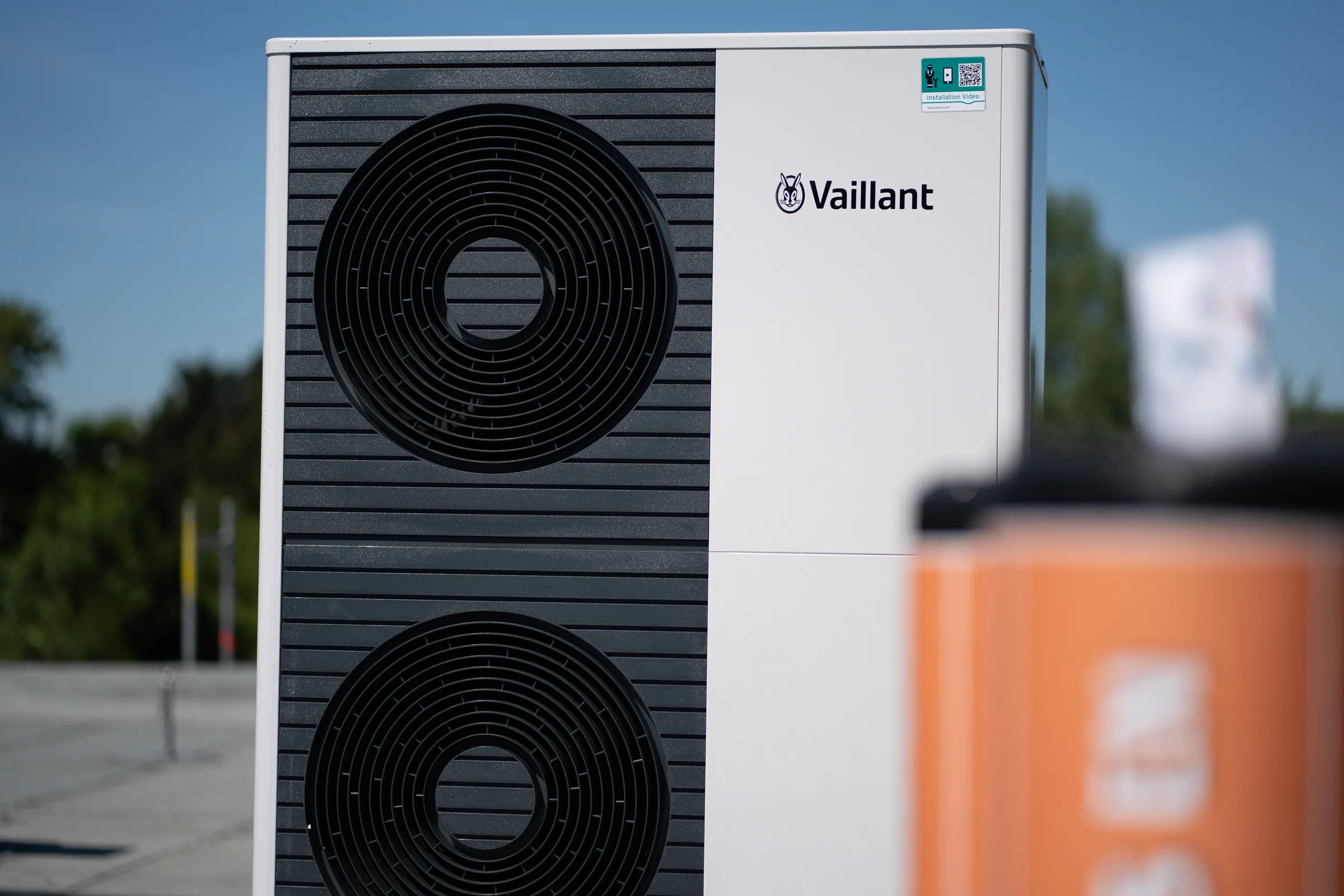 Vaillant Wärmepumpe Außeneinheit Detailaufnahme