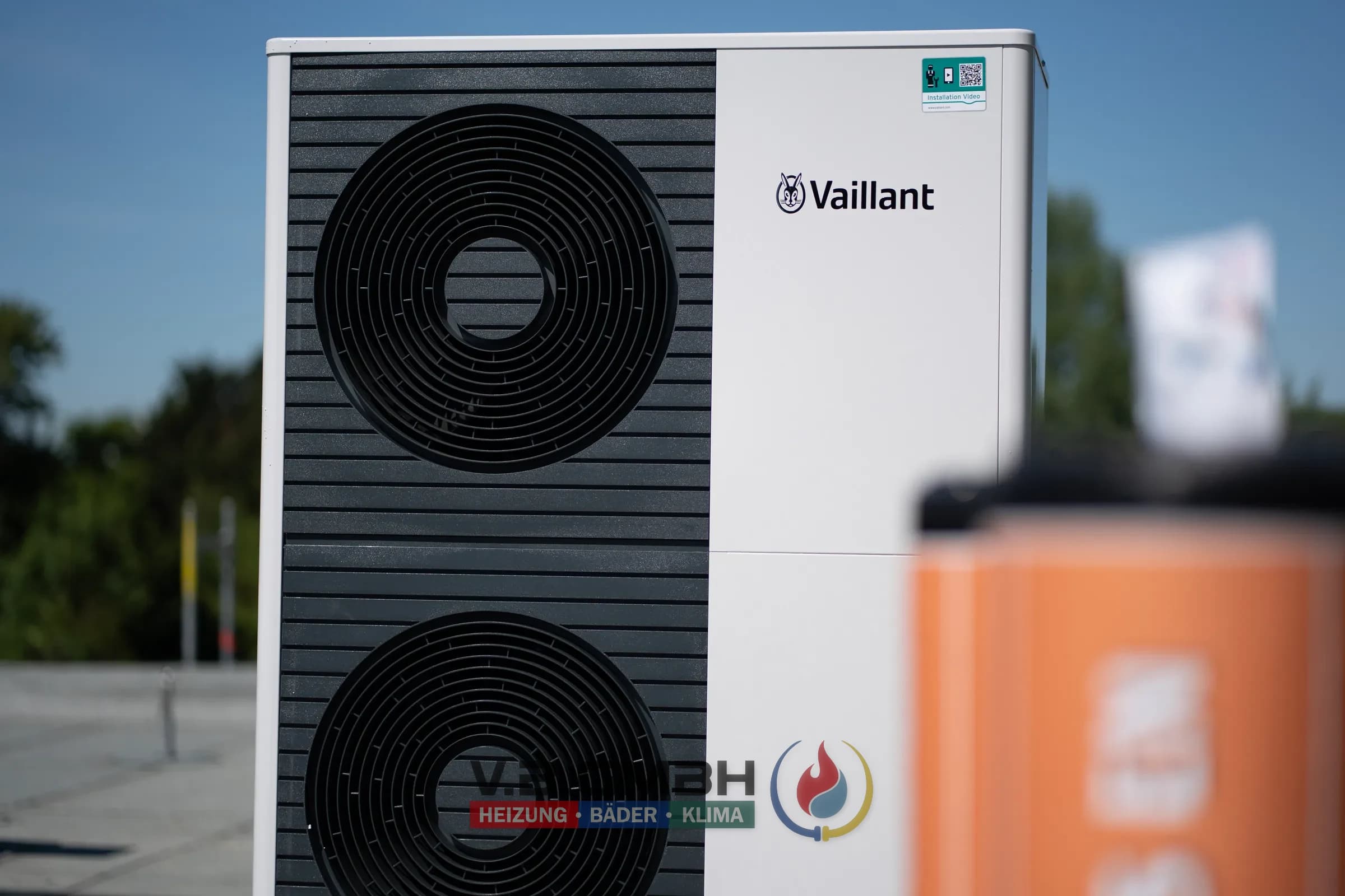 Vaillant Wärmepumpe Außeneinheit Detailaufnahme