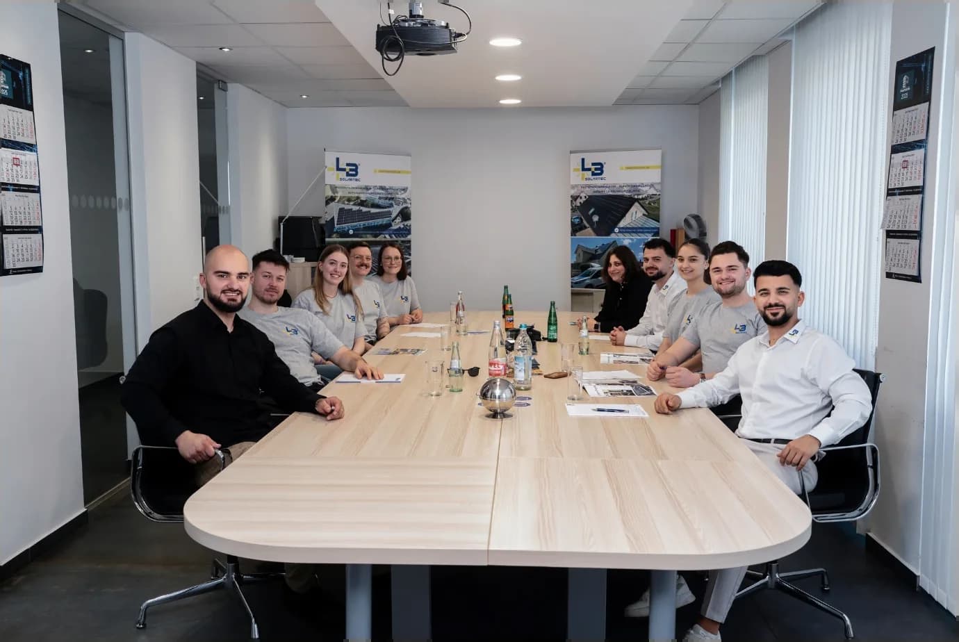 Das Team unseres Photovoltaik-Partners LB-Solartec im Besprechungsraum